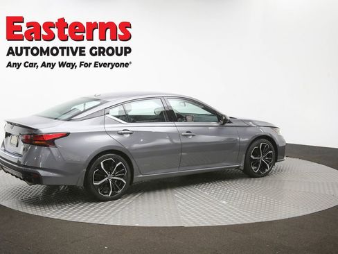 Used 2023 Nissan Altima 2.5 SR FWD image 41