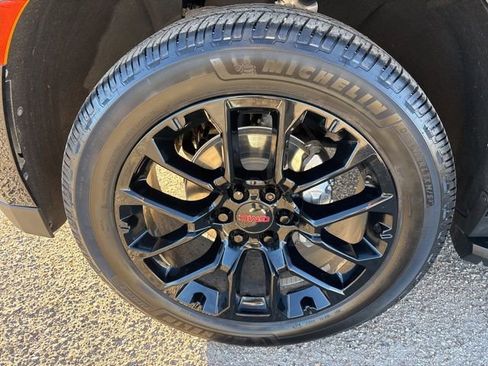 Used 2022 GMC Yukon SLT w/ SLT Luxury Package image 23