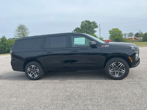 New 2026 Chevrolet Suburban Z71 image 7