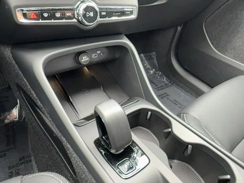 New 2026 Volvo XC40 B4 Core image 22