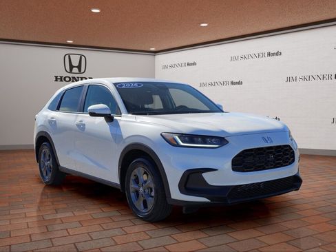 New 2026 Honda HR-V LX image 5