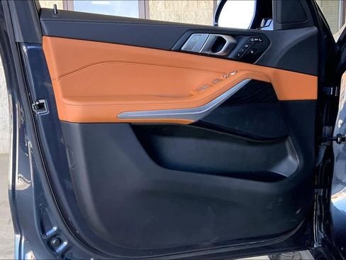 Used 2022 BMW X7 xDrive40i w/ M Sport Package image 22