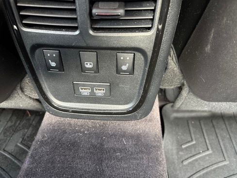 Used 2017 Chrysler 300 S w/ 300S Premium Group image 16