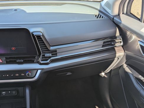 Certified 2025 Kia Sportage EX w/ Premium Package image 15