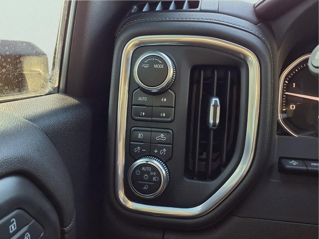 Used 2022 GMC Sierra 3500 Denali w/ Denali Black Diamond Edition AWD/4WD image 11