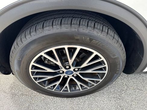 Used 2022 Ford Escape Titanium w/ Titanium Premium Package image 13