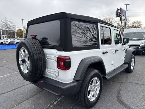Used 2022 Jeep Wrangler Unlimited Sport image 19