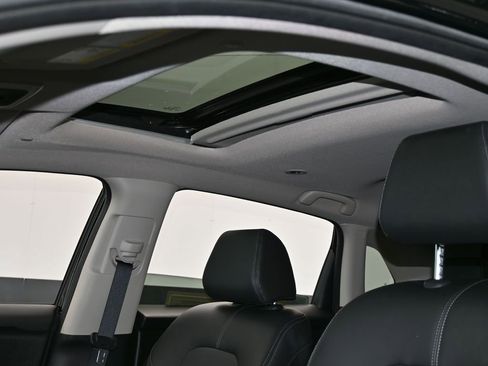 Used 2023 Honda HR-V EX-L image 11