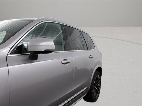 New 2026 Volvo XC90 B6 Plus w/ Protection Package Premier image 31