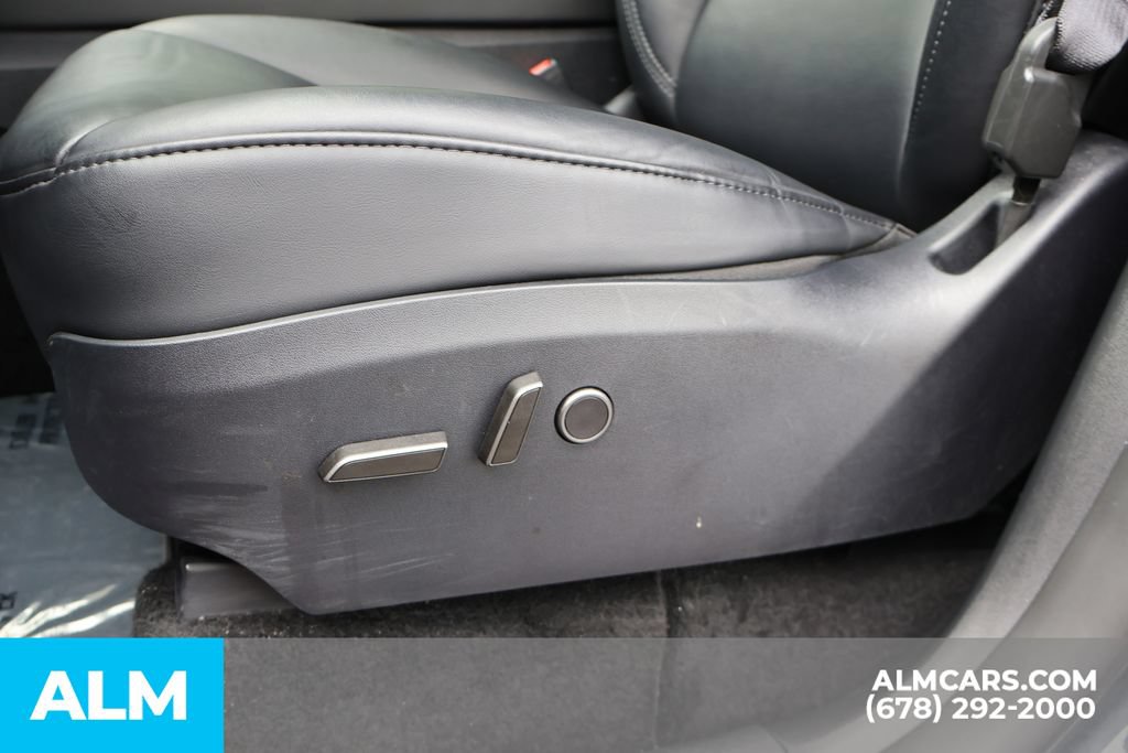 Used 2024 Tesla Model Y Performance AWD/4WD image 12