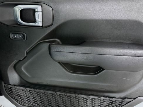 Used 2024 Jeep Wrangler Unlimited AWD/4WD image 23