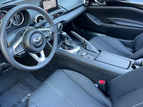 Used 2023 MAZDA MX-5 Miata Grand Touring RWD image 10