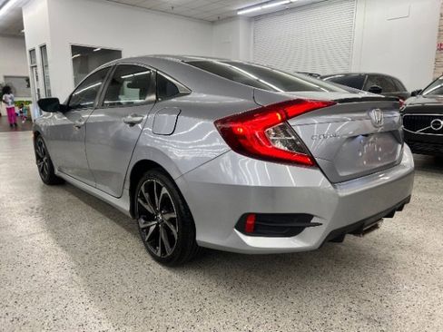 Used 2019 Honda Civic Sport image 4