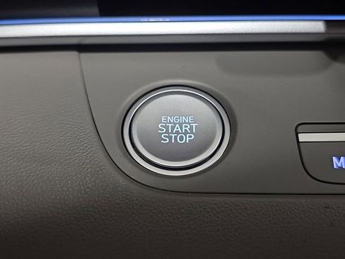 Certified 2025 Hyundai Elantra SEL image 27