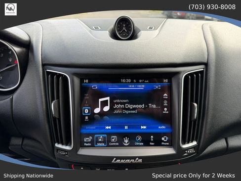 Used 2017 Maserati Levante AWD/4WD image 32