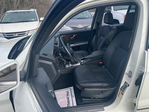 Used 2011 Mercedes-Benz GLK 350 4MATIC image 8