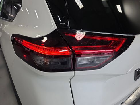 Used 2023 Nissan Rogue SL w/ SL Premium Package FWD image 33