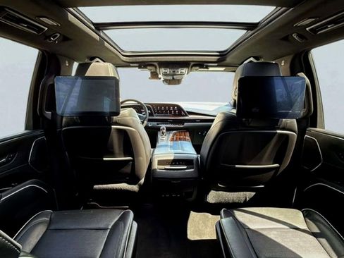 Used 2021 Cadillac Escalade Premium Luxury w/ Driver Assist Tech Package AWD/4WD image 15
