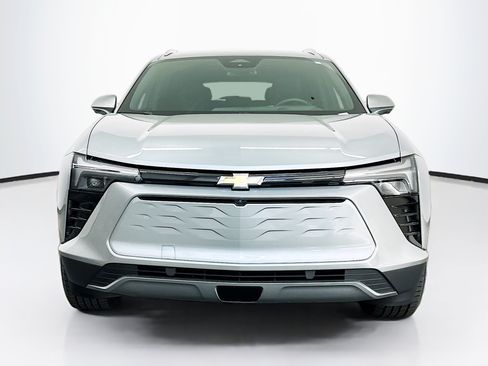 Used 2024 Chevrolet Blazer EV LT AWD/4WD image 2