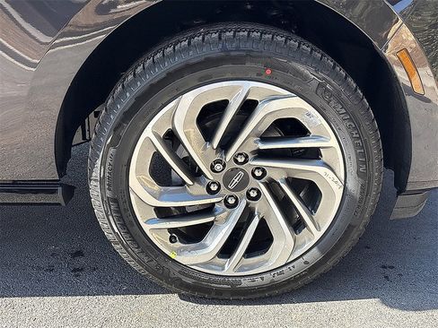 New 2026 Lincoln Navigator L Reserve image 7