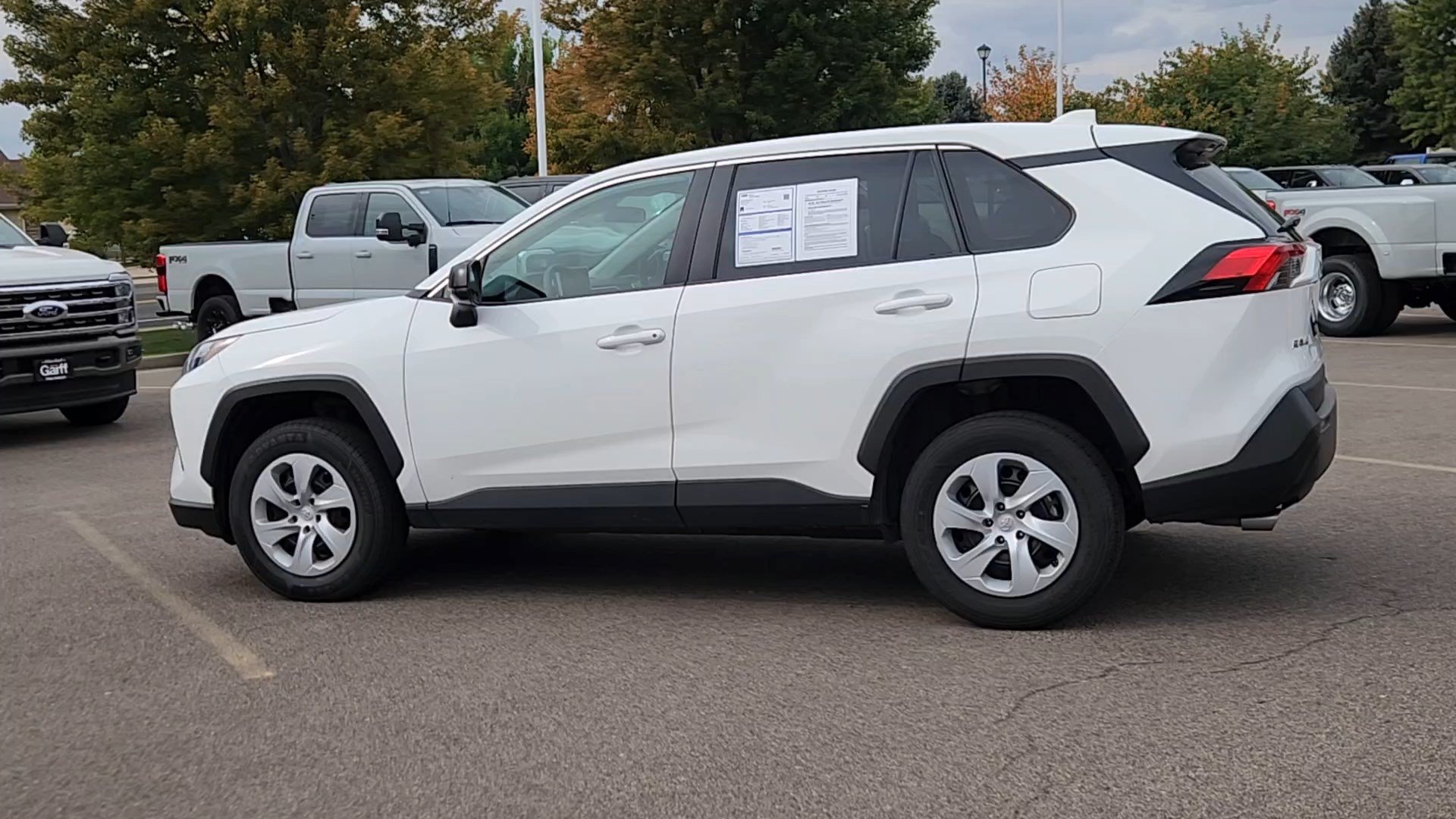 Used 2025 Toyota RAV4 LE AWD/4WD image 24