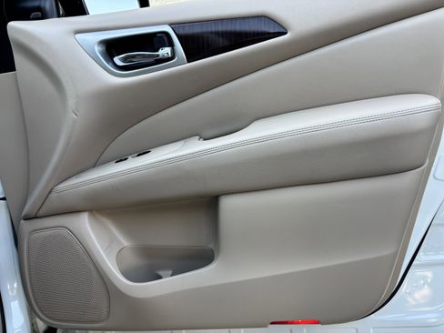 Used 2015 Nissan Pathfinder SL w/ SL Premium Package image 61