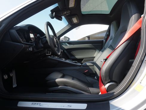 Used 2022 Porsche 911 Carrera S RWD image 5