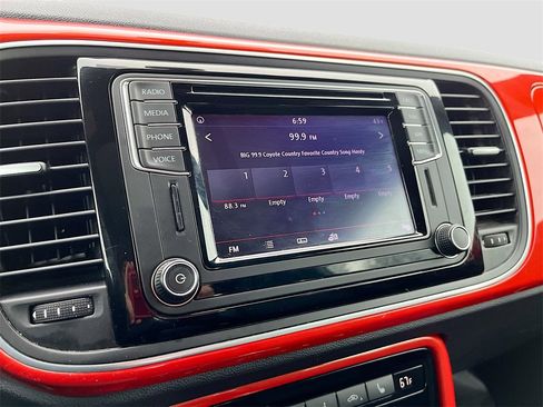 Used 2019 Volkswagen Beetle 2.0T SE image 14