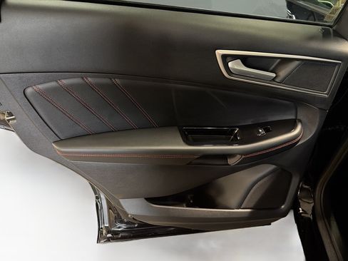 Used 2020 Ford Edge ST-Line w/ Cold Weather Package AWD/4WD image 25