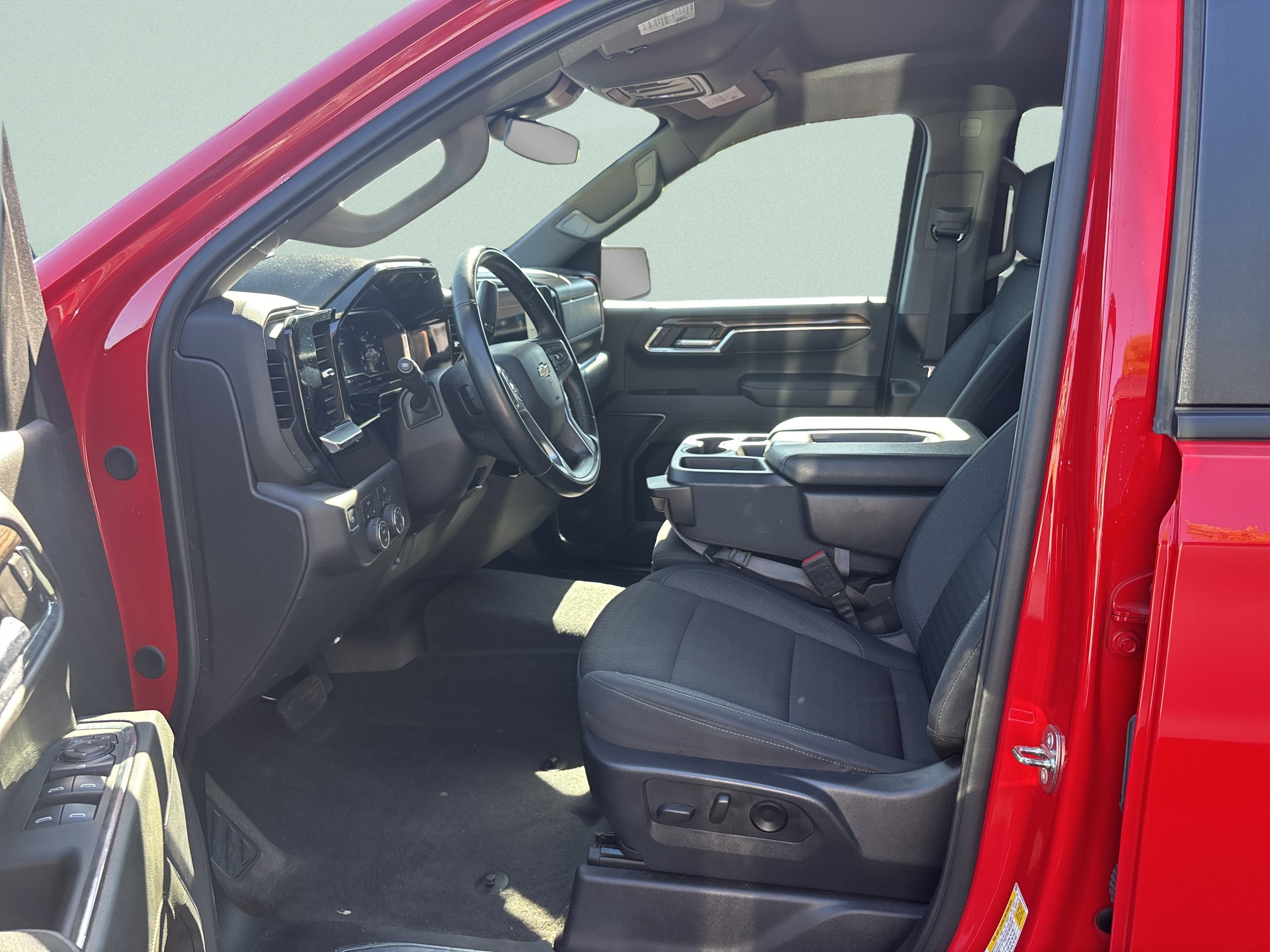 Used 2024 Chevrolet Silverado 1500 LT AWD/4WD image 10