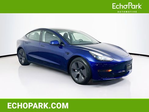 Used 2023 Tesla Model 3 Standard Range image 1