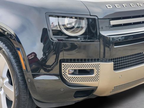 New 2025 Land Rover Defender 110 X-Dynamic SE image 31