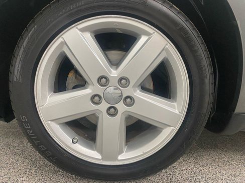 Used 2013 Dodge Avenger SXT image 25