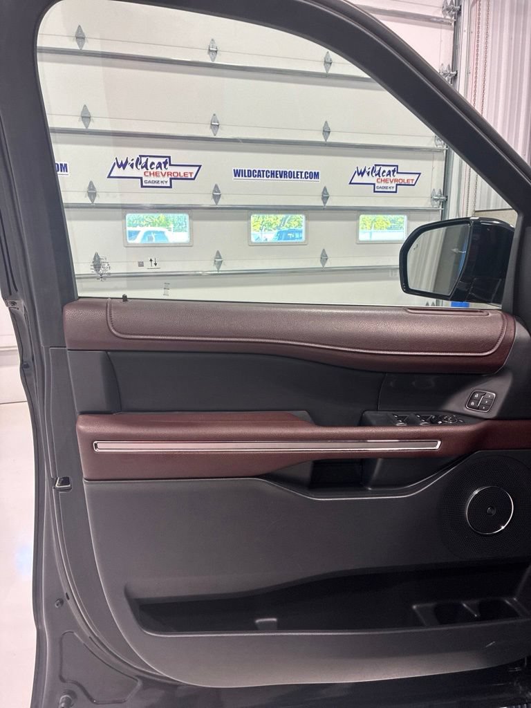 Used 2022 Ford Expedition Max Limited AWD/4WD image 15