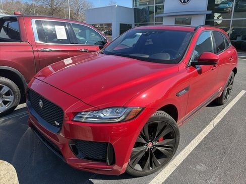 Used 2019 Jaguar F-PACE S image 13