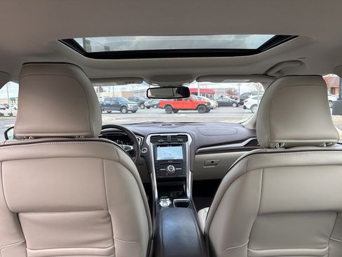 Used 2017 Ford Fusion Platinum image 28