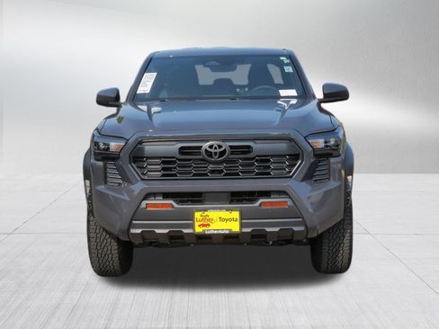 Certified 2025 Toyota Tacoma TRD Off-Road AWD/4WD image 2