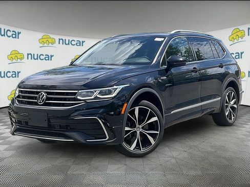 Used 2024 Volkswagen Tiguan SEL R-Line AWD/4WD image 2