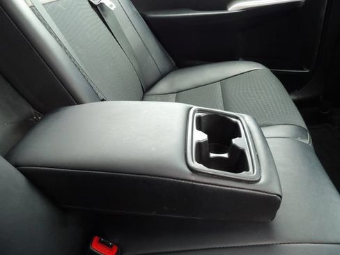 Used 2014 Toyota Camry SE w/ Fleet Convenience Package FWD image 17