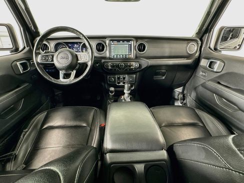 Used 2021 Jeep Wrangler Unlimited Sahara w/ Cold Weather Group AWD/4WD image 28