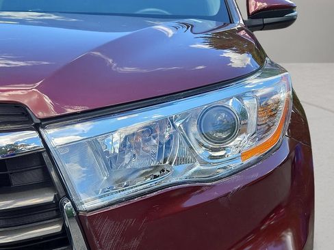 Used 2015 Toyota Highlander Plus AWD/4WD image 10