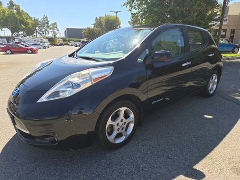 Used 2015 Nissan Leaf SV w/ LED & Quick Charge Package FWD image 1