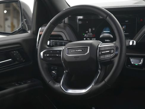 Used 2025 GMC Yukon XL Denali w/ LPO, Floor Liner Package AWD/4WD image 16