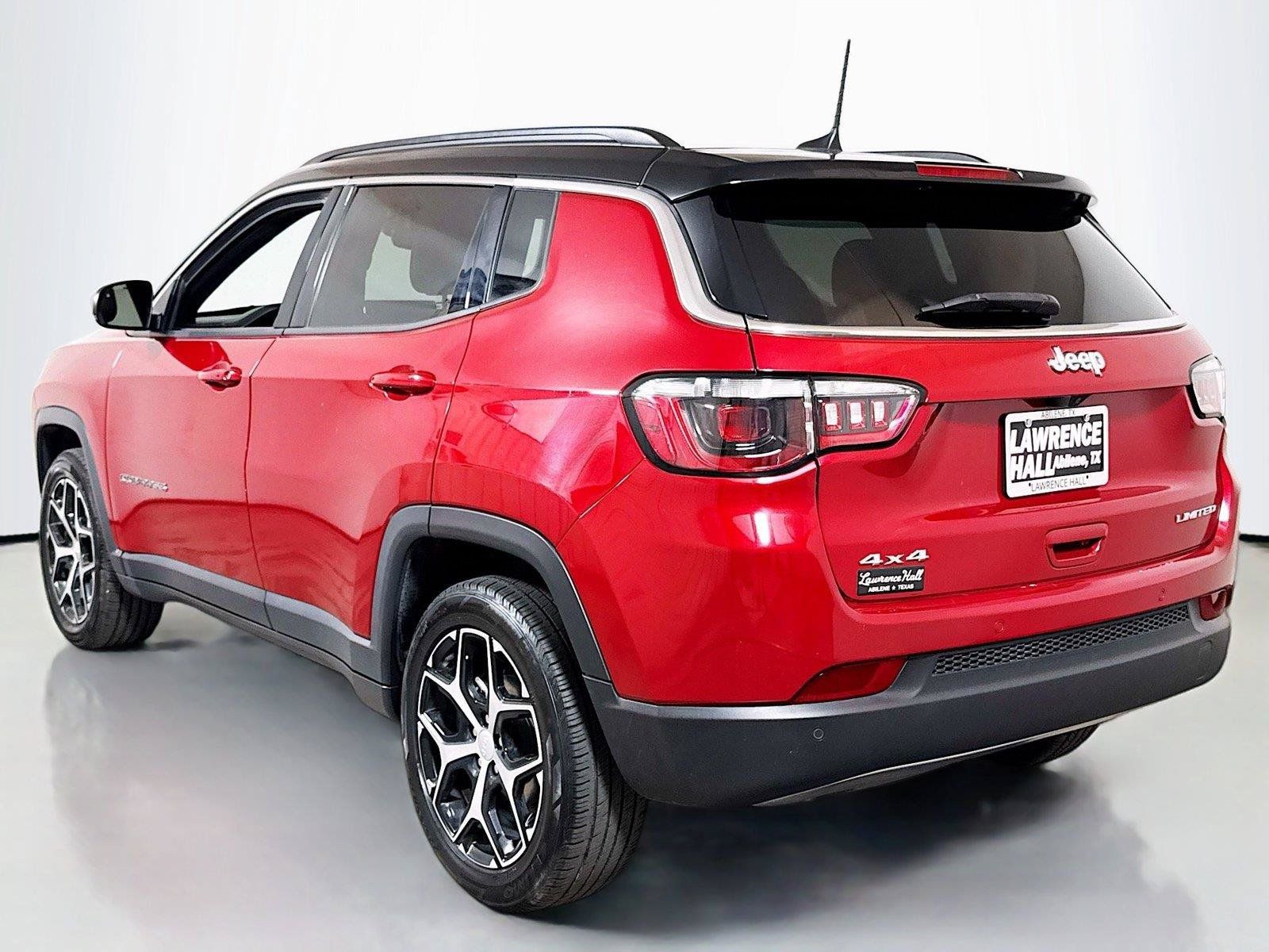 Used 2024 Jeep Compass Limited AWD/4WD image 6