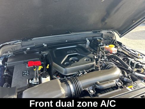 Used 2025 Jeep Wrangler Unlimited Rubicon AWD/4WD image 17