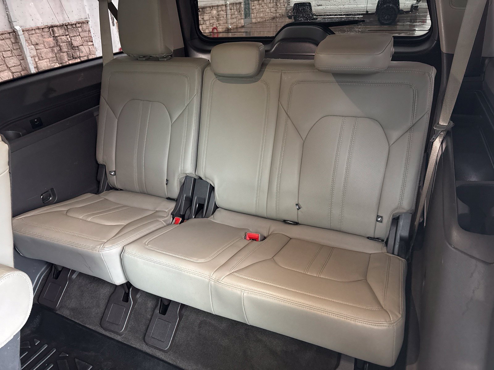 Used 2019 Ford Expedition Max Limited w/ Driver Assistance Package RWD image 19