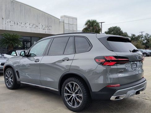 Used 2025 BMW X5 xDrive40i w/ Parking Assistance Package image 3