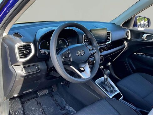 Used 2024 Hyundai Venue SE FWD image 14