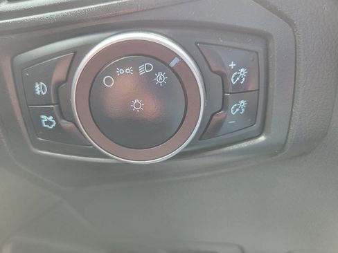 Used 2016 Ford Focus SE w/ Equipment Group 201A FWD image 23