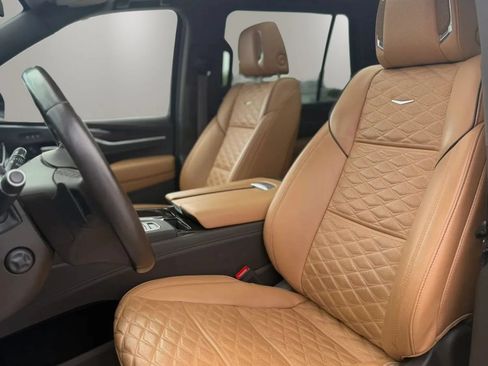 Used 2023 Cadillac Escalade Premium Luxury w/ LPO, Floor Liner Package AWD/4WD image 11